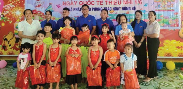 Tổ chức các hoạt động văn hóa, tinh thần góp phần tạo môi trường sống tích cực tại Trung tâm