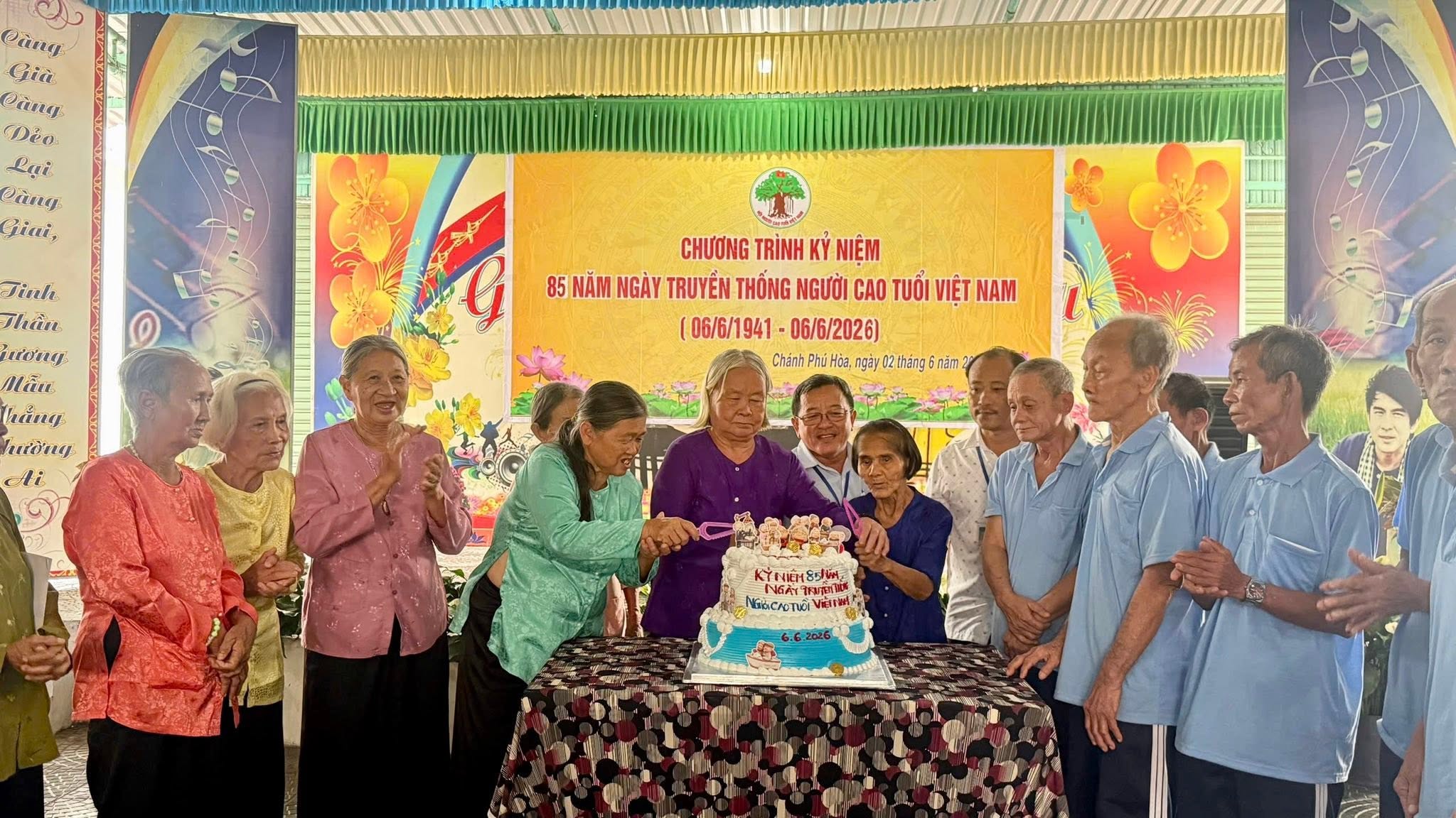 Trung tâm Chánh Phú Hòa tổ chức các hoạt động kỷ niệm 85 năm Ngày truyền thống Người cao tuổi Việt Nam